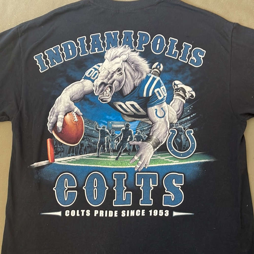 COLTS Indianapolis by Magestic,  size LARGE T Shirt  💯 % cotton